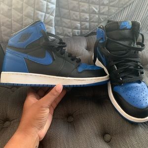 Jordan 1 Retro Royal Blue. Size 6 in boys